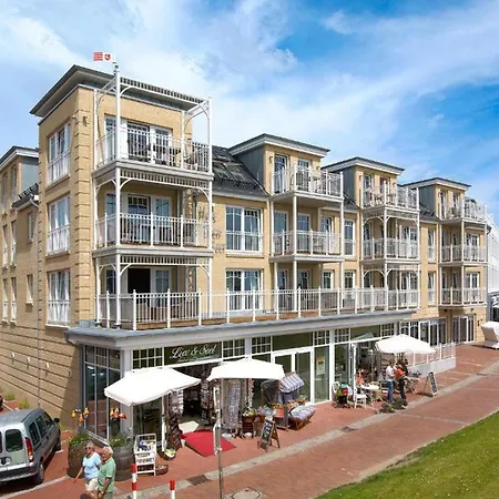 313 Sommernachmittag - Haus Ebenezer * Büsum